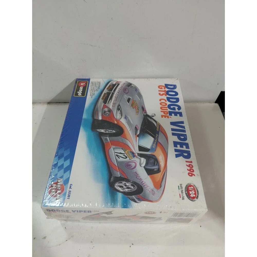 NIP Bburago 5631 1:24 DieCast Monster.com 1996 Dodge Viper GTS Race Car Kit